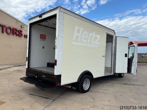 Used 2022 Ford Transit 350 DRW image 26