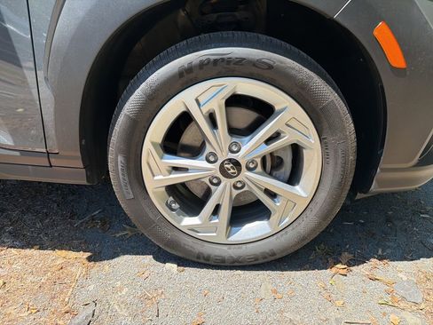 Certified 2023 Hyundai Kona SEL AWD/4WD image 8