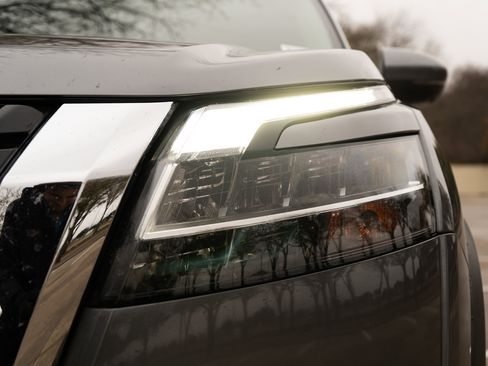 Used 2023 Nissan Pathfinder SL w/ SL Premium Package image 11