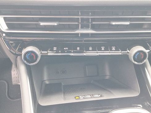 New 2026 Chevrolet Traverse LT w/ Driver Confidence Package image 38