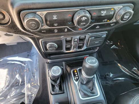 Used 2021 Jeep Wrangler Unlimited Sport AWD/4WD image 21