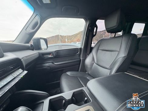 Used 2024 Toyota Land Cruiser image 21