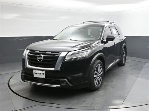 Used 2022 Nissan Pathfinder Platinum w/ Cargo Package image 30