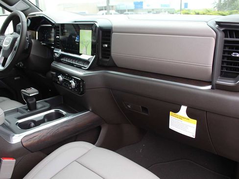 New 2026 GMC Sierra 1500 SLT w/ SLT Premium Package image 18