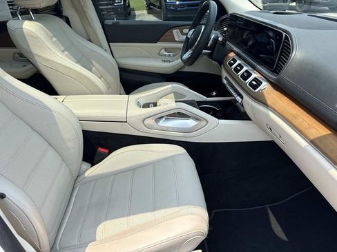 Used 2021 Mercedes-Benz GLS 580 4MATIC image 23