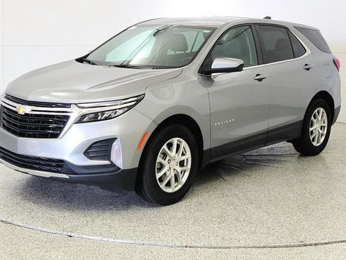 Used 2024 Chevrolet Equinox LT FWD image 3
