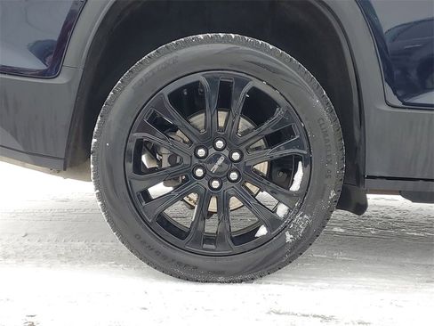 Used 2022 GMC Acadia SLE w/ Driver Convenience Package image 5