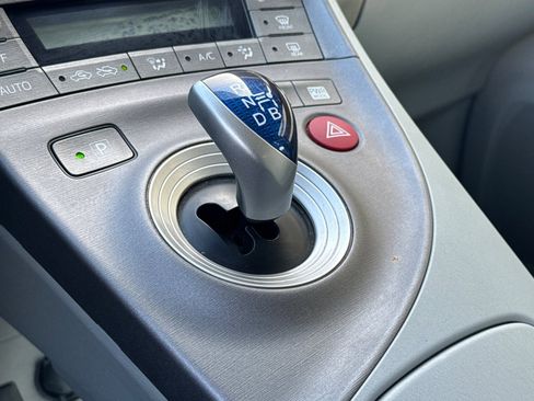 Used 2013 Toyota Prius Two image 17