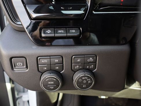 New 2026 Chevrolet Silverado 1500 ZR2 image 17