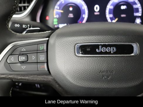 Used 2025 Jeep Grand Cherokee Limited w/ Trailer Tow Package AWD/4WD image 8