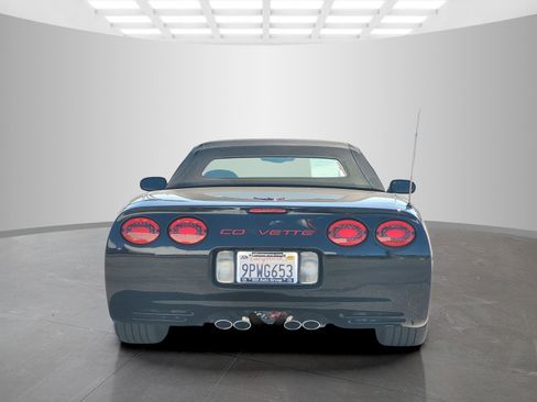 Used 2004 Chevrolet Corvette Base w/ Preferred Equipment Group image 5