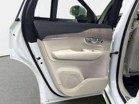 Certified 2024 Volvo XC90 T8 Plus w/ Protection Package Premier AWD/4WD image 12