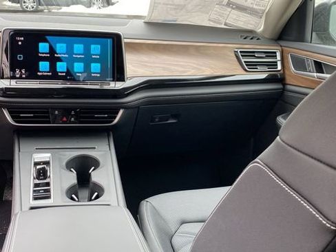 New 2026 Volkswagen Atlas SE image 10