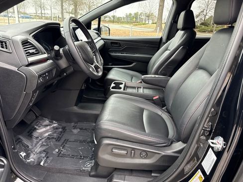 Used 2023 Honda Odyssey Sport image 13