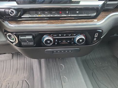 Used 2024 GMC Sierra 3500 SLE AWD/4WD image 16