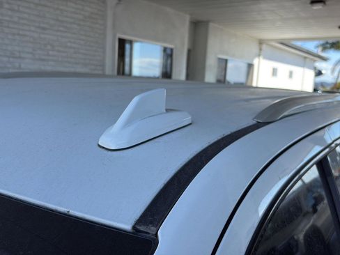 Used 2021 Chevrolet Suburban LT image 9