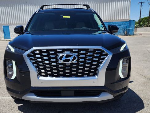 Used 2022 Hyundai Palisade Limited w/ Cargo Package FWD image 2