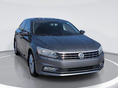 Used 2018 Volkswagen Passat 2.0T SE w/ SE Lighting Package FWD image 1