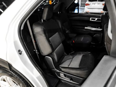 Used 2023 Ford Explorer XLT RWD image 33