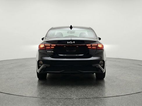 Used 2024 Kia Forte LXS w/ LXS Technology Package image 7