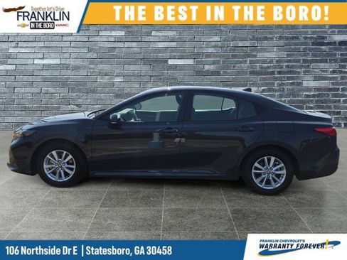 Used 2025 Toyota Camry LE image 2