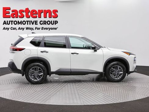 Used 2023 Nissan Rogue S AWD/4WD image 4