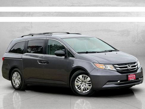 Used 2016 Honda Odyssey LX image 2