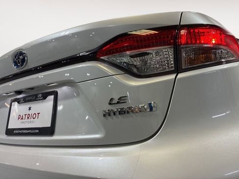 Used 2024 Toyota Corolla LE w/ LE Convenience Package image 29