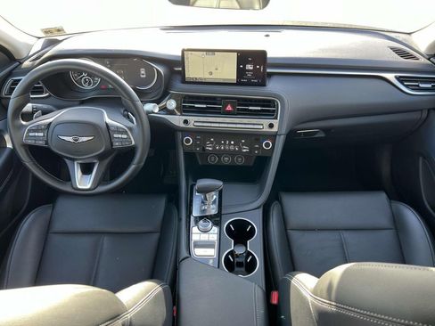 Used 2024 Genesis G70 2.5T image 12