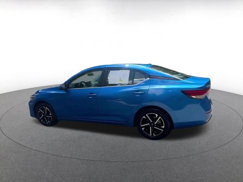 Used 2025 Nissan Sentra SV FWD image 10