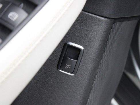 Used 2018 Mercedes-Benz GLE 350 4MATIC image 21