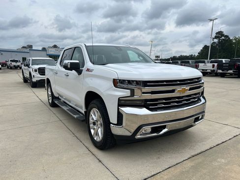 Used 2021 Chevrolet Silverado 1500 LTZ w/ Technology Package AWD/4WD image 2