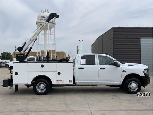 Used 2024 RAM 3500 Tradesman AWD/4WD image 11