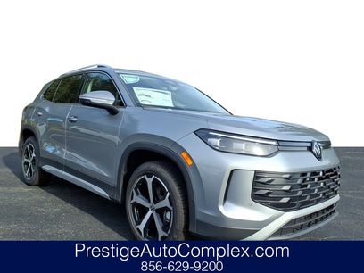 New 2025 Volkswagen Tiguan SE