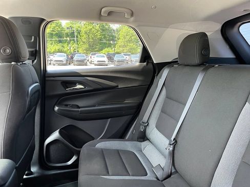Used 2025 Chevrolet TrailBlazer LT AWD/4WD image 17