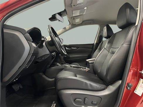 Used 2022 Nissan Rogue Sport SL image 11