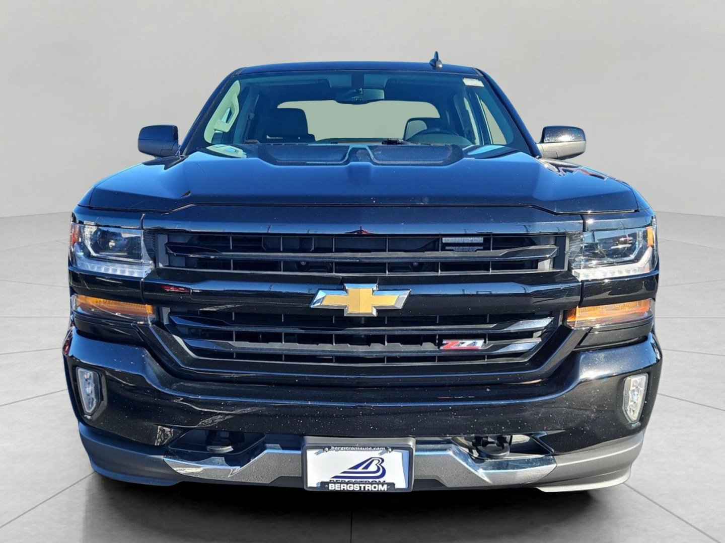 Used 2018 Chevrolet Silverado 1500 LT w/ All Star Edition AWD/4WD image 3