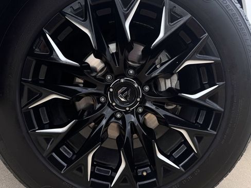 Used 2021 GMC Yukon AT4 w/ AT4 Premium Plus Package image 9