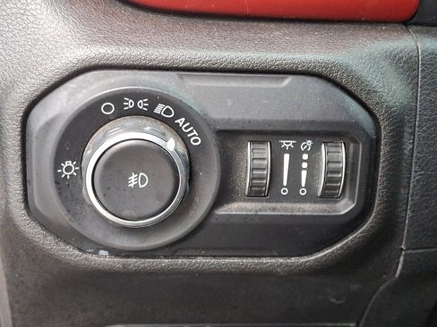 Used 2018 Jeep Wrangler Unlimited Rubicon w/ Dual Top Group image 26