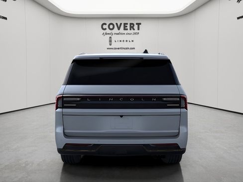New 2025 Lincoln Navigator L Reserve w/ Jet Appearance Package image 5
