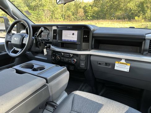 New 2026 Ford F350 XL w/ XL Chrome Package image 48