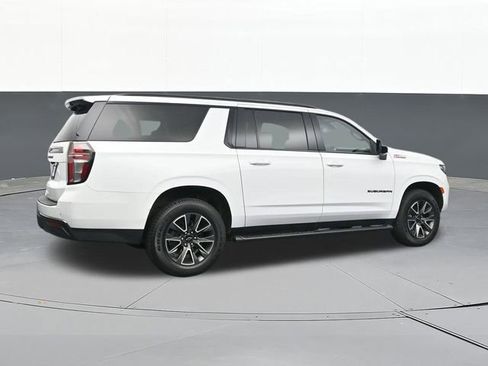 Used 2022 Chevrolet Suburban Z71 image 15