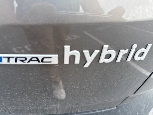 Certified 2025 Hyundai Tucson Limited AWD/4WD image 8