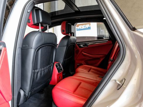 Used 2021 Porsche Macan GTS AWD/4WD image 48