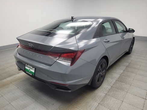 Used 2022 Hyundai Elantra SEL w/ Convenience Package image 9