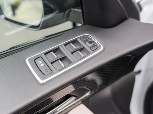 Used 2019 Jaguar F-PACE SVR AWD/4WD image 11
