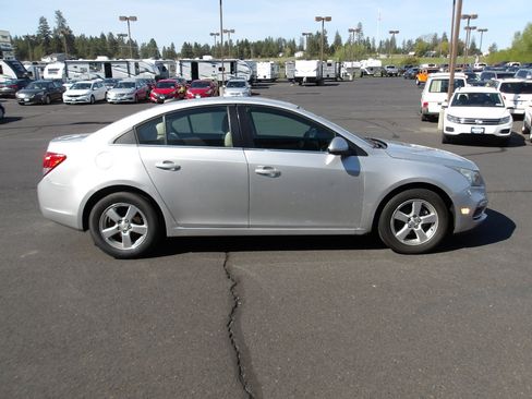 Used 2015 Chevrolet Cruze LT image 6