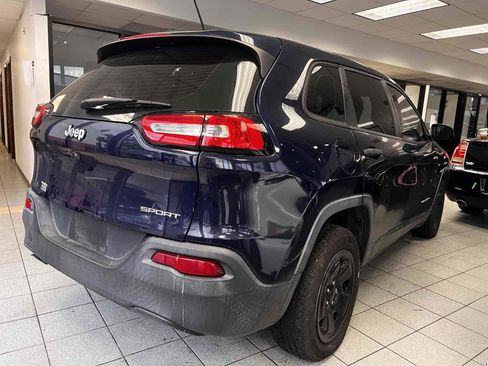 Used 2015 Jeep Cherokee Latitude w/ Comfort/Convenience Group image 3