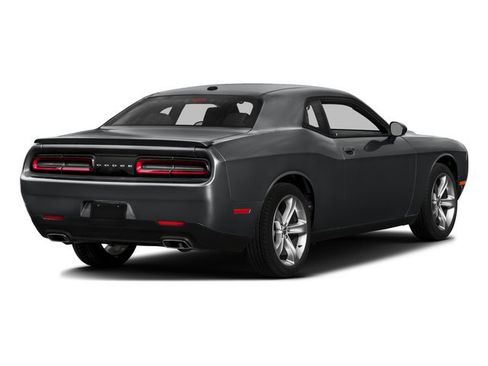 Used 2016 Dodge Challenger SXT RWD image 5