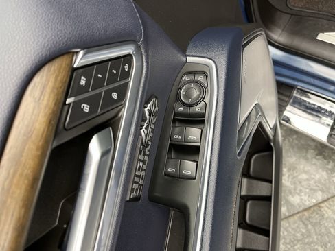 Certified 2024 Chevrolet Silverado 1500 High Country w/ Technology Package image 8